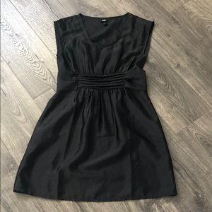 Black H&M dress 👗 🖤